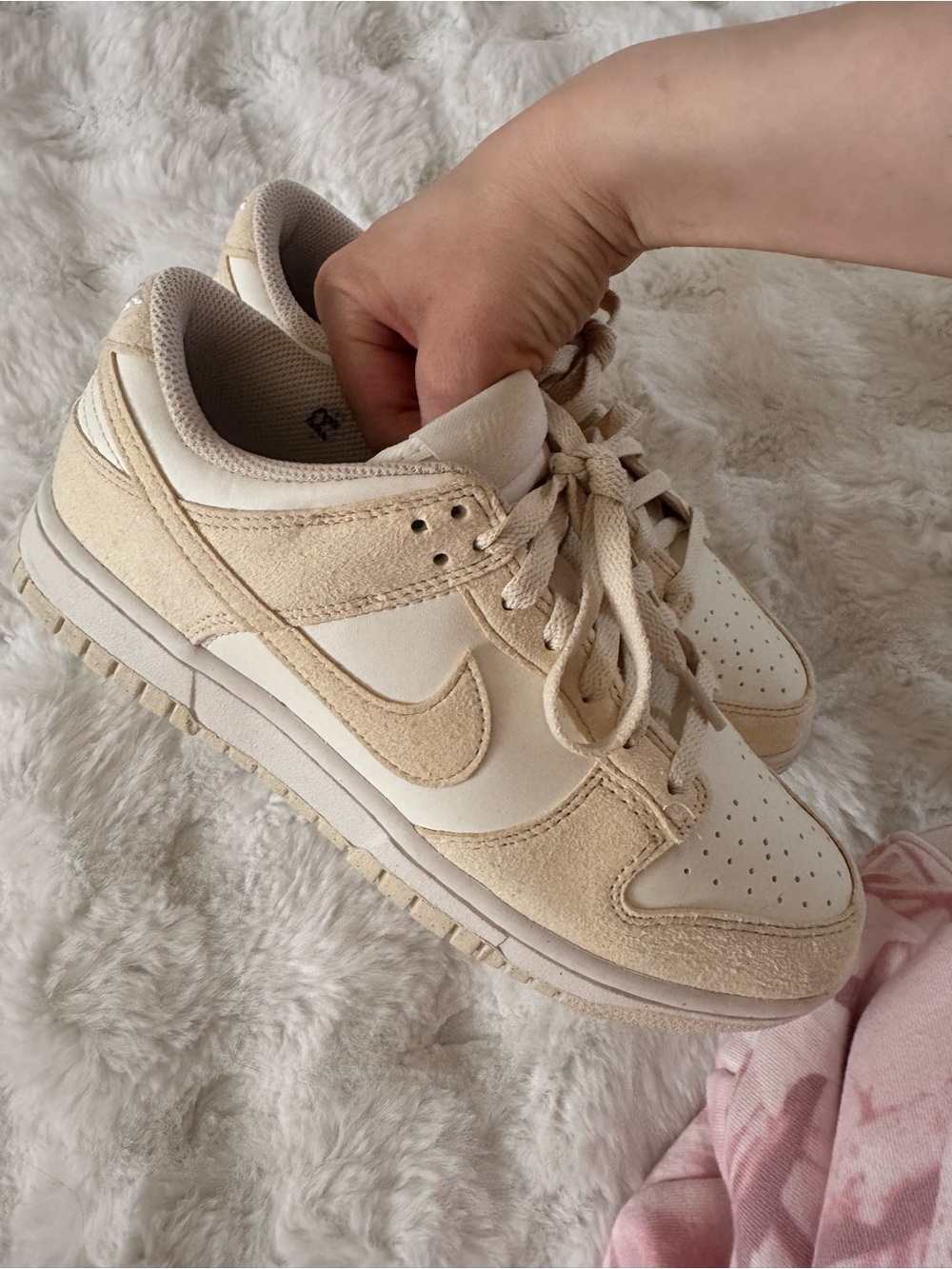 Nike Women’s Low-Top Sneakers in Beige and Off-White - Picture 3 of 5